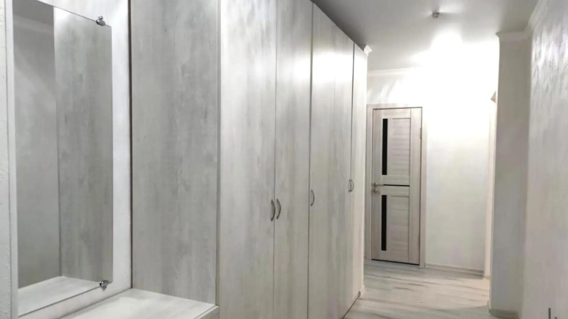 Appartement Жк Алмалы, Напротив Алматы Арены 87-68
